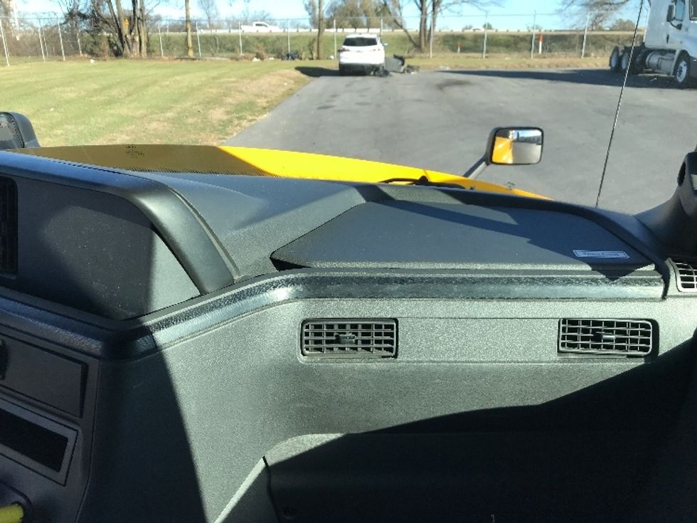 Sleeper Tractor-Heavy Duty Tractors-International-2020-LT625-Harrisonburg-VA-624,039\n\t\tmiles-$ 31,250 - Image 14