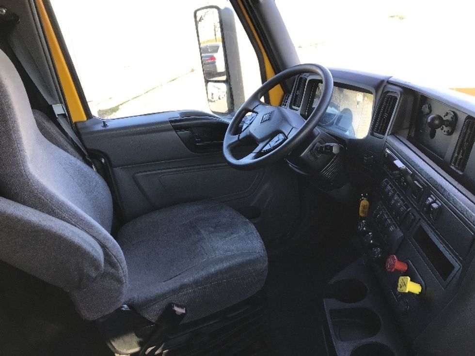 Sleeper Tractor-Heavy Duty Tractors-International-2020-LT625-Harrisonburg-VA-624,039\n\t\tmiles-$ 31,250 - Image 15