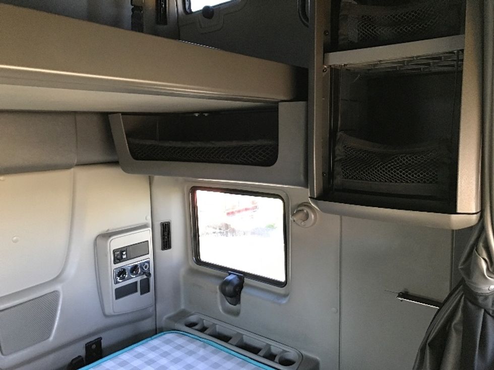 Sleeper Tractor-Heavy Duty Tractors-International-2020-LT625-Harrisonburg-VA-624,039\n\t\tmiles-$ 31,250 - Image 19