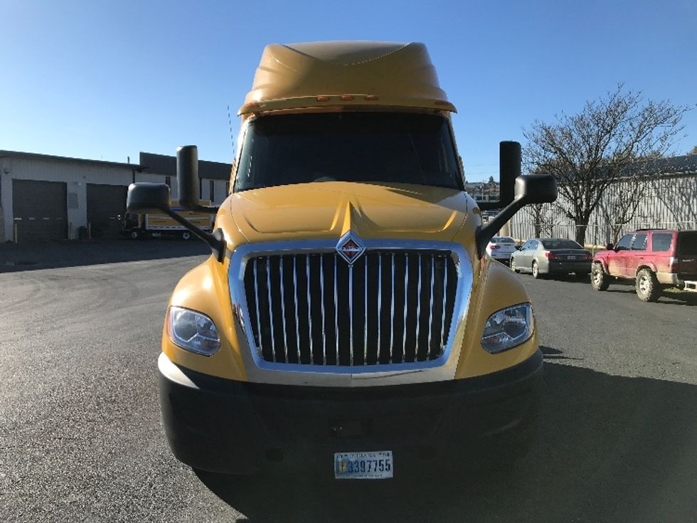 Sleeper Tractor-Heavy Duty Tractors-International-2020-LT625-Harrisonburg-VA-624,039\n\t\tmiles-$ 31,250 - Image 2