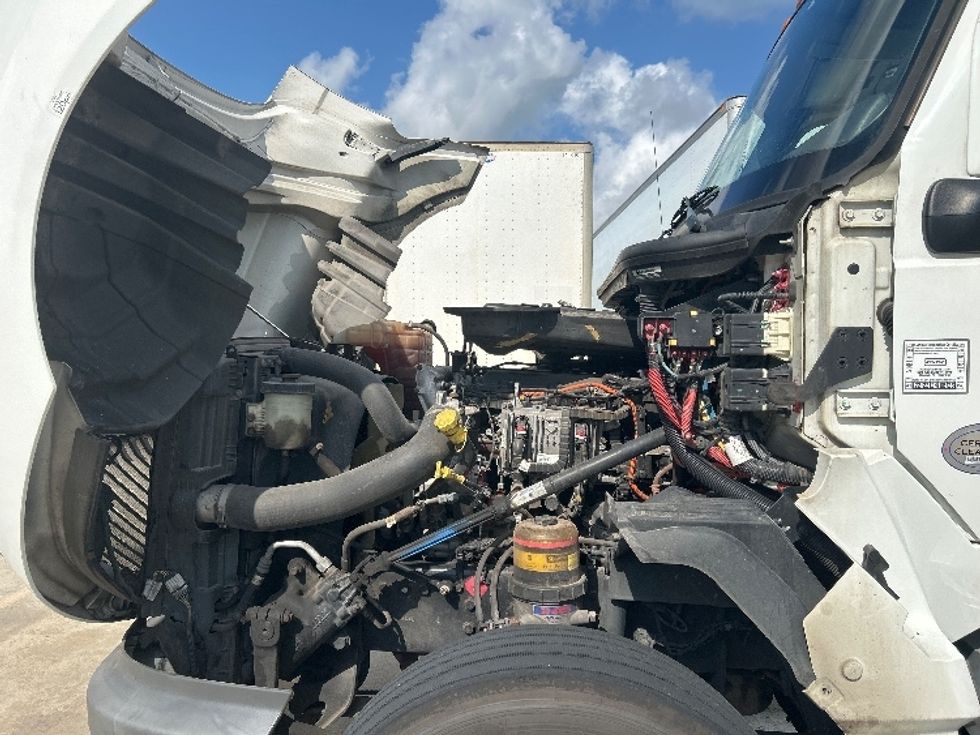 Sleeper Tractor-Heavy Duty Tractors-International-2020-LT625-Houston-TX-383,595\n\t\tmiles-$ 34,250 - Image 21