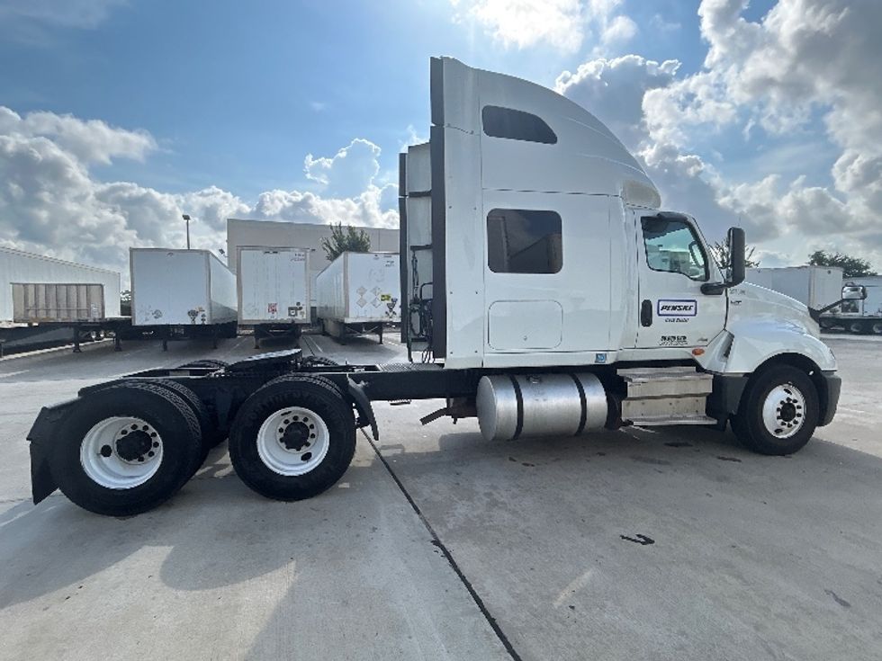 Sleeper Tractor-Heavy Duty Tractors-International-2020-LT625-Houston-TX-383,595\n\t\tmiles-$ 34,250 - Image 8