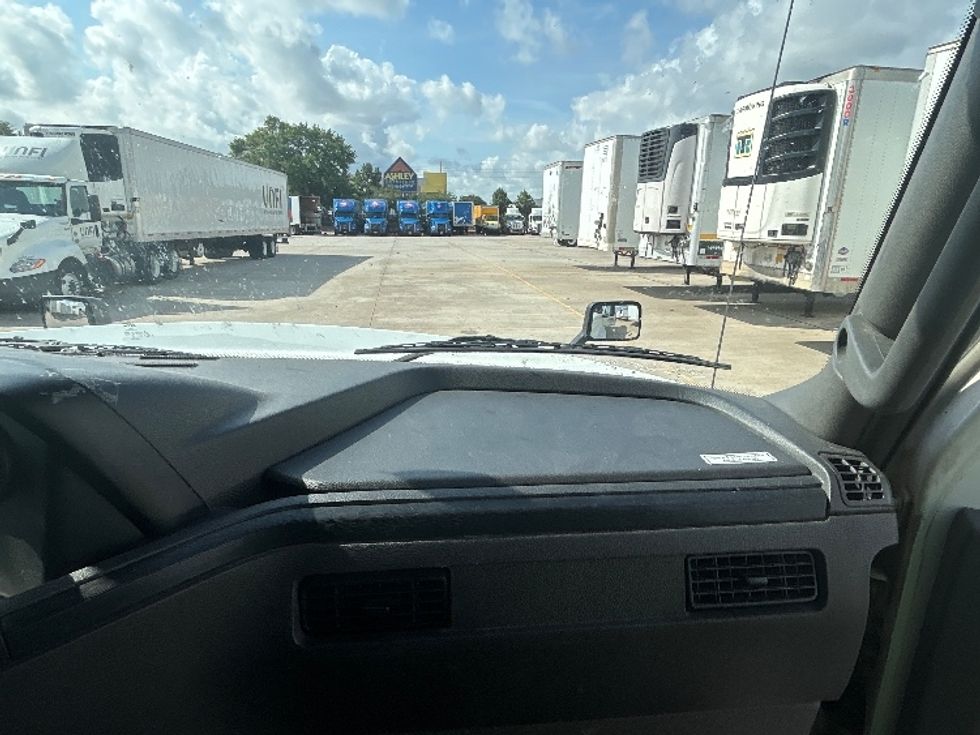 Sleeper Tractor-Heavy Duty Tractors-International-2020-LT625-Houston-TX-384,089\n\t\tmiles-$ 32,500 - Image 14