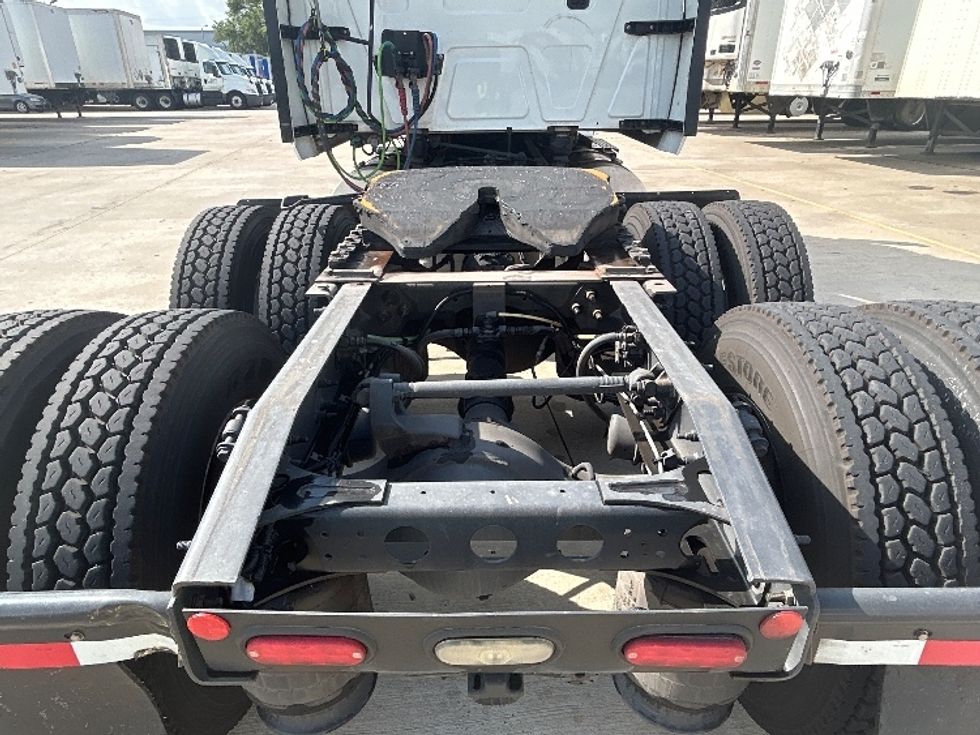 Sleeper Tractor-Heavy Duty Tractors-International-2020-LT625-Houston-TX-384,089\n\t\tmiles-$ 32,500 - Image 6