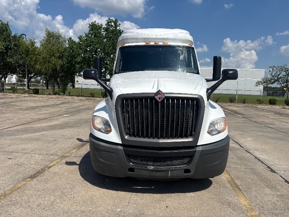 Sleeper Tractor-Heavy Duty Tractors-International-2020-LT625-Houston-TX-678,964\n\t\tmiles-$ 37,750 - Image 2
