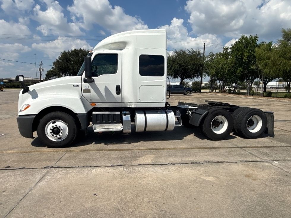 Sleeper Tractor-Heavy Duty Tractors-International-2020-LT625-Houston-TX-678,964\n\t\tmiles-$ 37,750 - Image 4