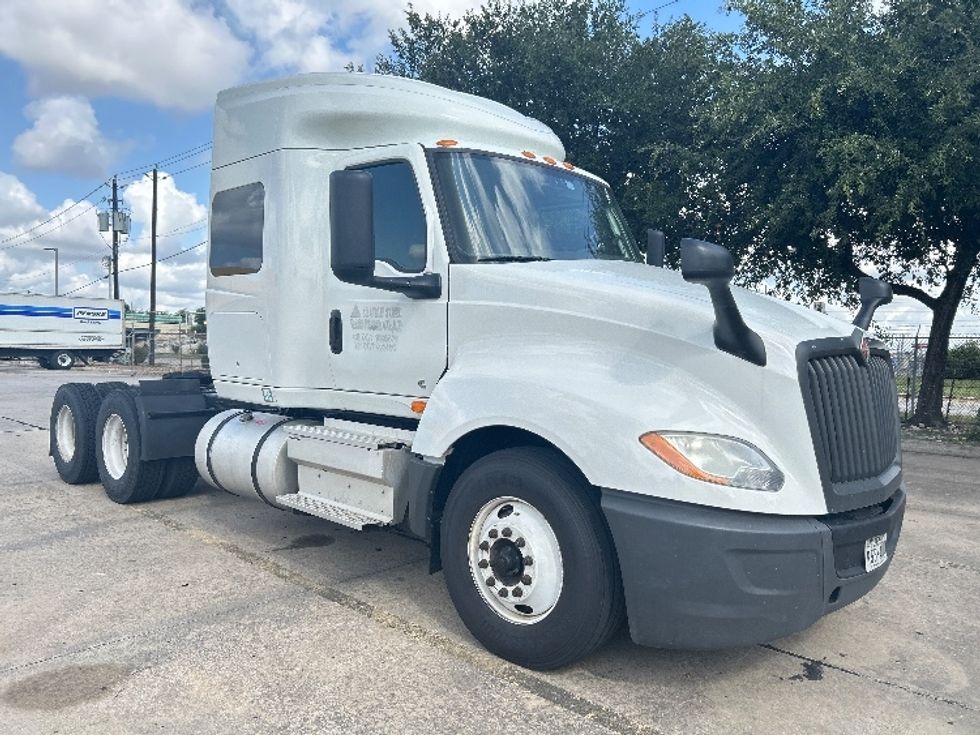 Sleeper Tractor-Heavy Duty Tractors-International-2020-LT625-Houston-TX-683,192\n\t\tmiles-$ 36,250 - Image 1