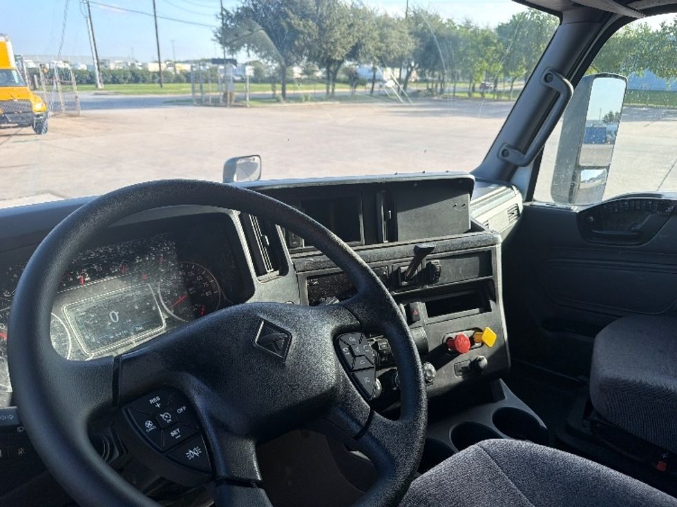 Sleeper Tractor-Heavy Duty Tractors-International-2020-LT625-Houston-TX-683,192\n\t\tmiles-$ 36,250 - Image 10