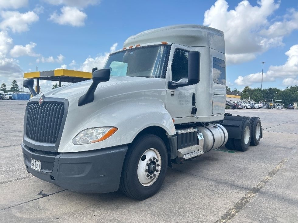 Sleeper Tractor-Heavy Duty Tractors-International-2020-LT625-Houston-TX-683,192\n\t\tmiles-$ 36,250 - Image 3