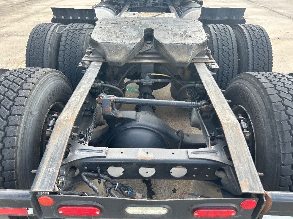 Sleeper Tractor-Heavy Duty Tractors-International-2020-LT625-Houston-TX-683,192\n\t\tmiles-$ 36,250 - Image 6