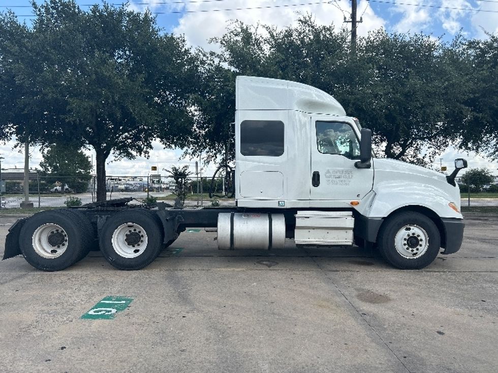 Sleeper Tractor-Heavy Duty Tractors-International-2020-LT625-Houston-TX-683,192\n\t\tmiles-$ 36,250 - Image 8