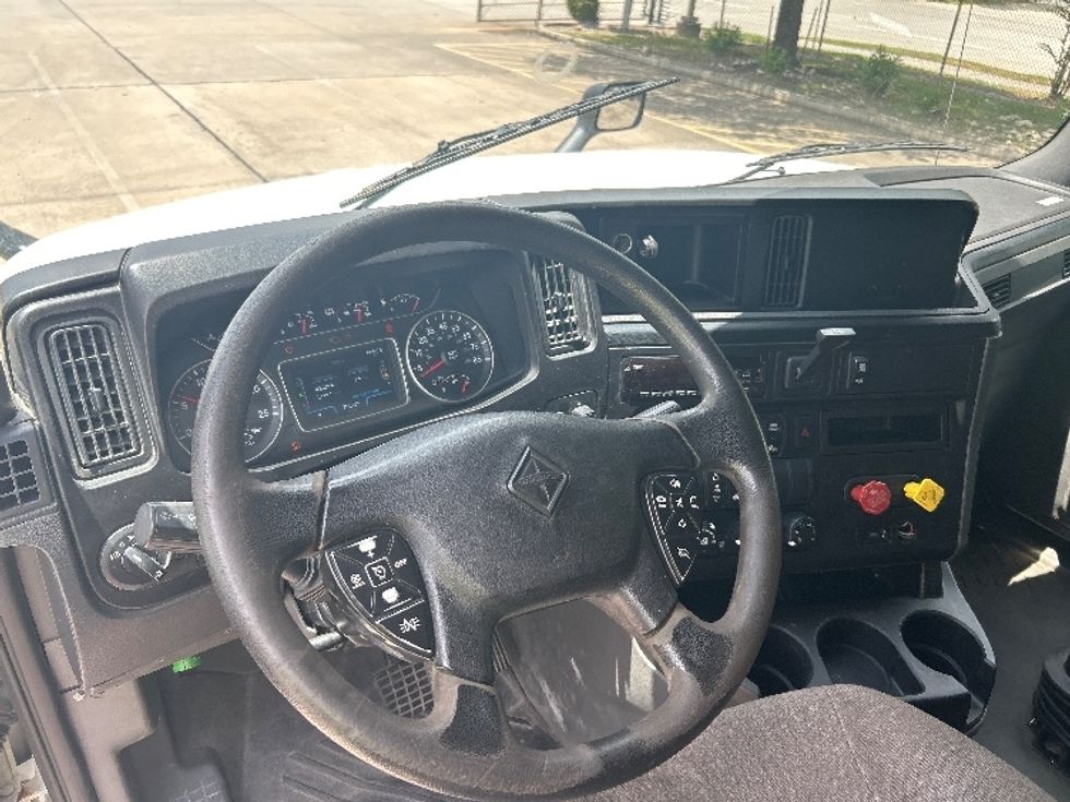 Sleeper Tractor-Heavy Duty Tractors-International-2020-LT625-Houston-TX-751,006\n\t\tmiles-$ 30,250 - Image 10