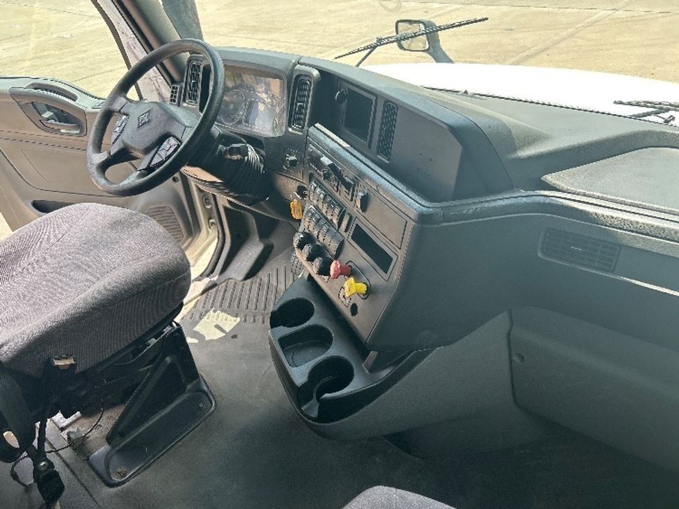 Sleeper Tractor-Heavy Duty Tractors-International-2020-LT625-Houston-TX-751,006\n\t\tmiles-$ 30,250 - Image 15