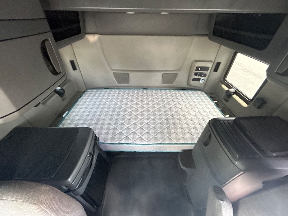 Sleeper Tractor-Heavy Duty Tractors-International-2020-LT625-Indian Trail-NC-496,914\n\t\tmiles-$ 49,500 - Image 17