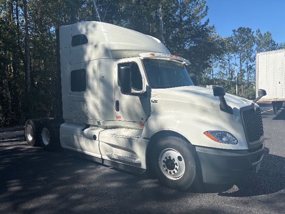Sleeper Tractor-Heavy Duty Tractors-International-2020-LT625-Jacksonville-FL-453,350\n\t\tmiles-$ 52,500 - Image 1