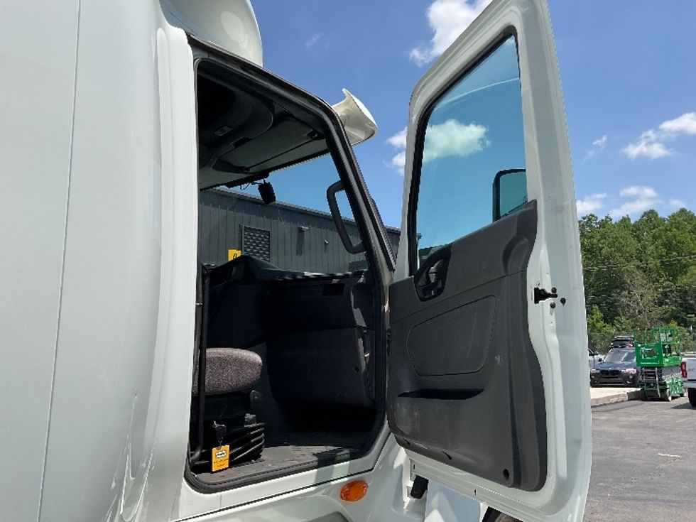 Sleeper Tractor-Heavy Duty Tractors-International-2020-LT625-Jessup-PA-412,746\n\t\tmiles-$ 55,750 - Image 13