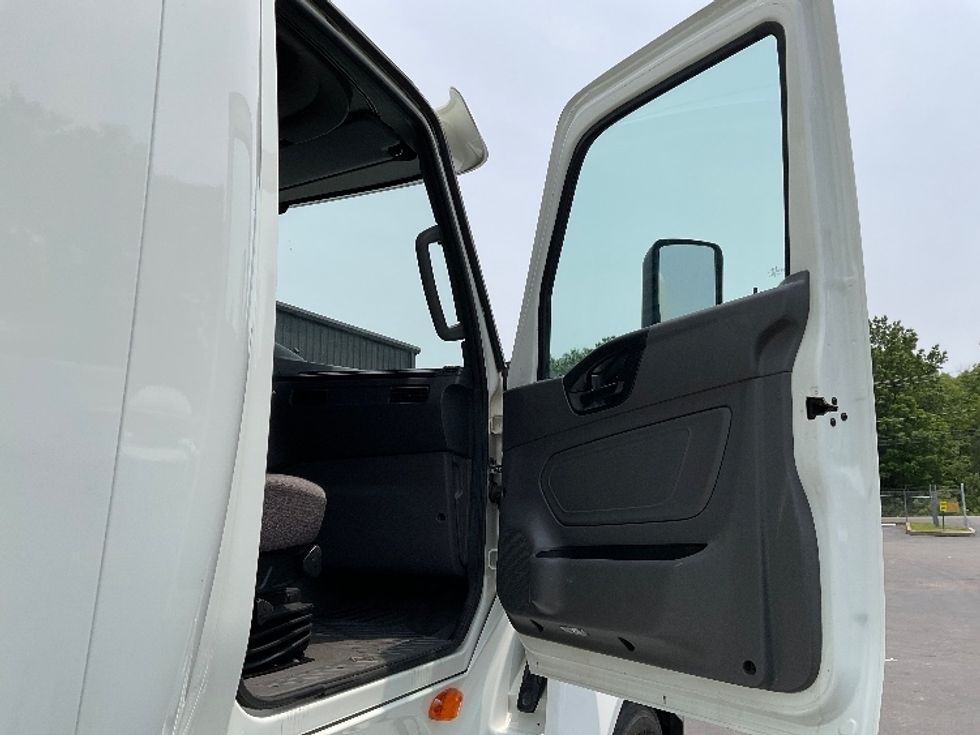 Sleeper Tractor-Heavy Duty Tractors-International-2020-LT625-Jessup-PA-576,610\n\t\tmiles-$ 44,500 - Image 13