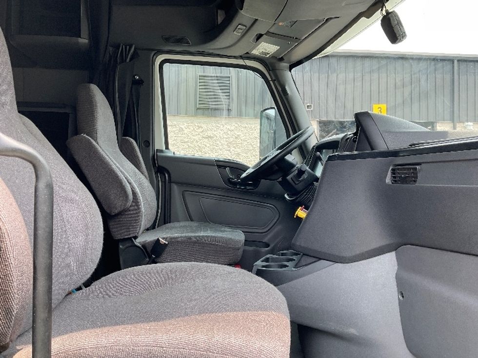 Sleeper Tractor-Heavy Duty Tractors-International-2020-LT625-Jessup-PA-576,610\n\t\tmiles-$ 44,500 - Image 15