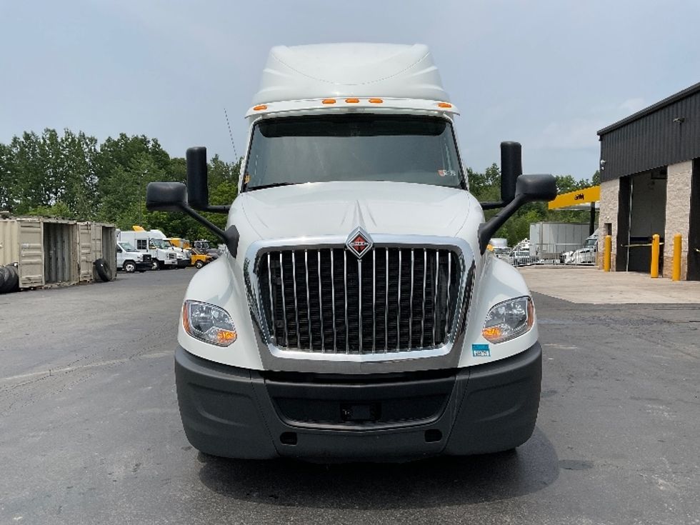Sleeper Tractor-Heavy Duty Tractors-International-2020-LT625-Jessup-PA-576,610\n\t\tmiles-$ 44,500 - Image 2
