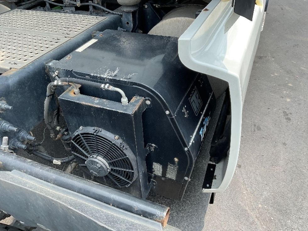 Sleeper Tractor-Heavy Duty Tractors-International-2020-LT625-Jessup-PA-576,610\n\t\tmiles-$ 44,500 - Image 21