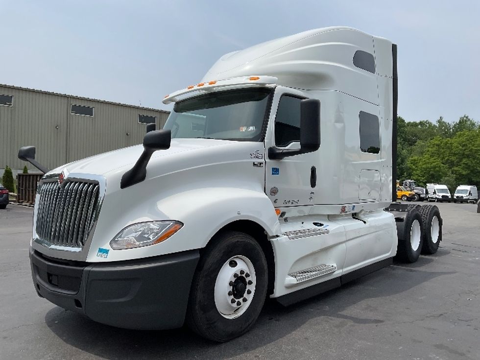 Sleeper Tractor-Heavy Duty Tractors-International-2020-LT625-Jessup-PA-576,610\n\t\tmiles-$ 44,500 - Image 3
