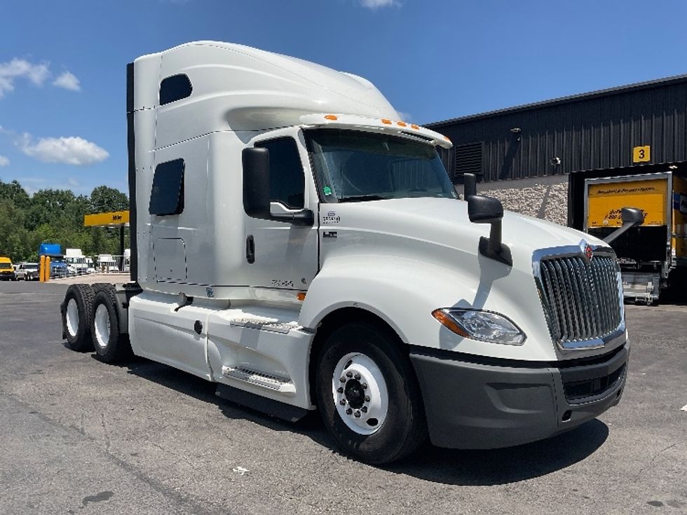 Sleeper Tractor-Heavy Duty Tractors-International-2020-LT625-Jessup-PA-626,327\n\t\tmiles-$ 41,000 - Image 1
