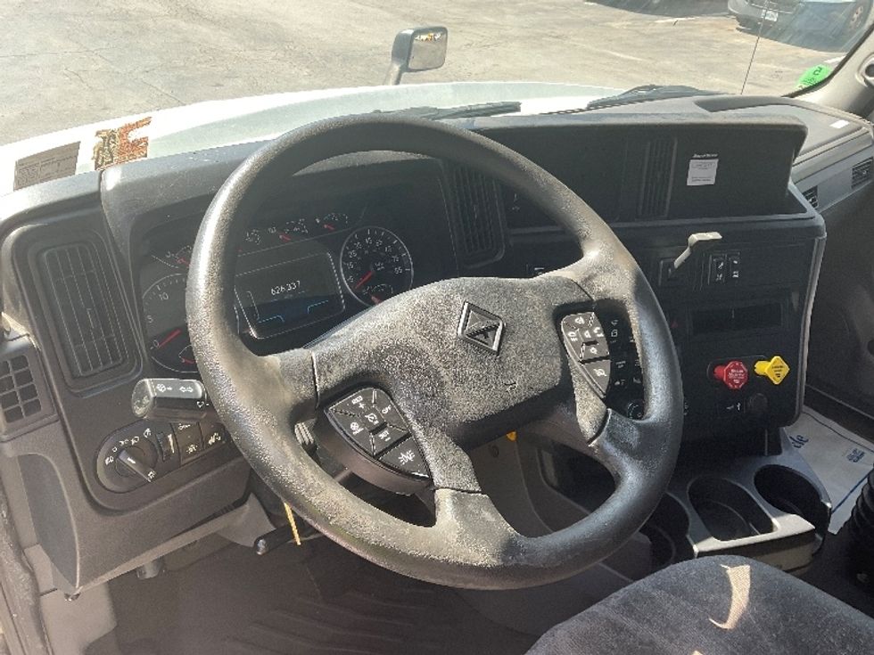 Sleeper Tractor-Heavy Duty Tractors-International-2020-LT625-Jessup-PA-626,327\n\t\tmiles-$ 41,000 - Image 11