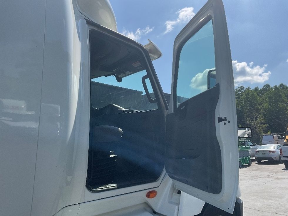 Sleeper Tractor-Heavy Duty Tractors-International-2020-LT625-Jessup-PA-626,327\n\t\tmiles-$ 41,000 - Image 13