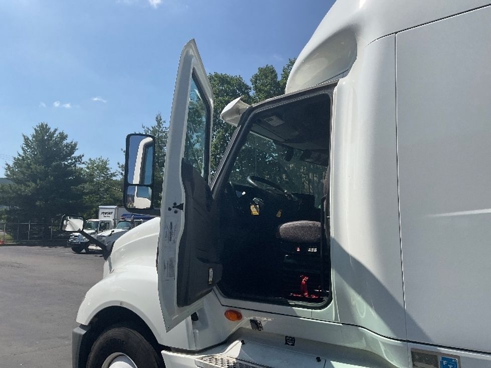 Sleeper Tractor-Heavy Duty Tractors-International-2020-LT625-Jessup-PA-626,327\n\t\tmiles-$ 41,000 - Image 9