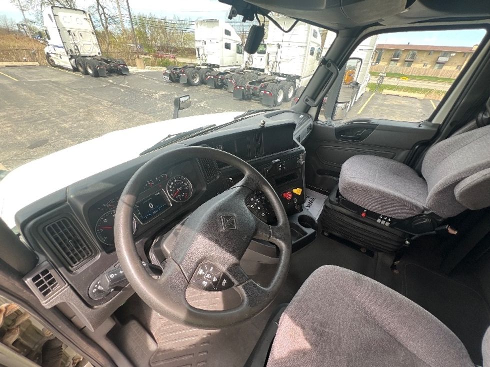 Sleeper Tractor-Heavy Duty Tractors-International-2020-LT625-Kentwood-MI-467,910\n\t\tmiles-$ 35,000 - Image 10