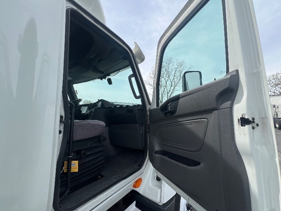 Sleeper Tractor-Heavy Duty Tractors-International-2020-LT625-Kentwood-MI-467,910\n\t\tmiles-$ 35,000 - Image 13