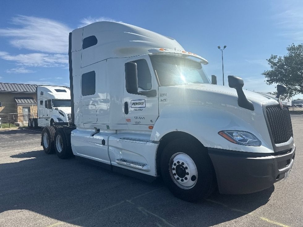 Sleeper Tractor-Heavy Duty Tractors-International-2020-LT625-La Porte-IN-390,805\n\t\tmiles-$ 55,000 - Image 1
