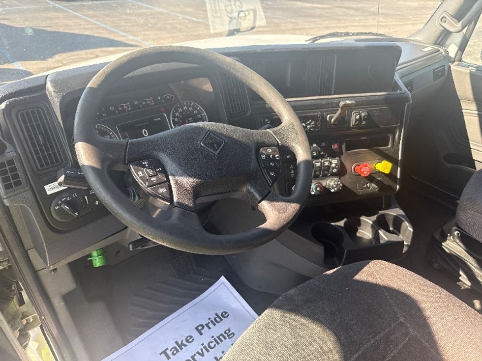 Sleeper Tractor-Heavy Duty Tractors-International-2020-LT625-La Porte-IN-390,805\n\t\tmiles-$ 55,000 - Image 10