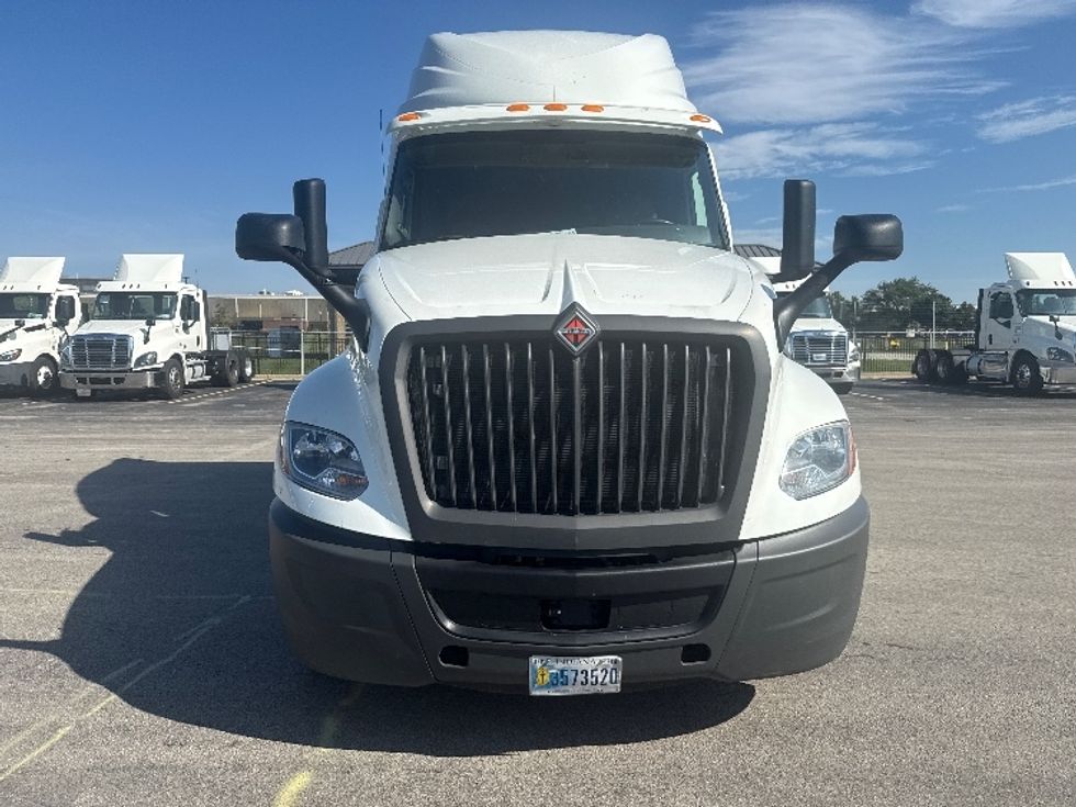 Sleeper Tractor-Heavy Duty Tractors-International-2020-LT625-La Porte-IN-390,805\n\t\tmiles-$ 55,000 - Image 2