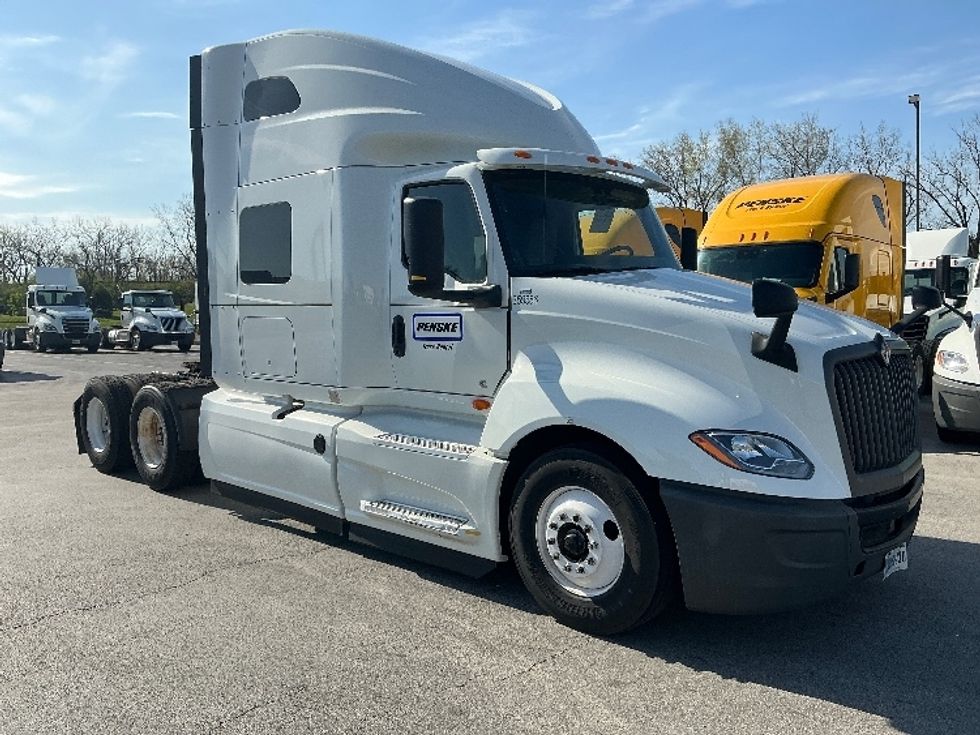 Sleeper Tractor-Heavy Duty Tractors-International-2020-LT625-La Porte-IN-550,816\n\t\tmiles-$ 37,500 - Image 1