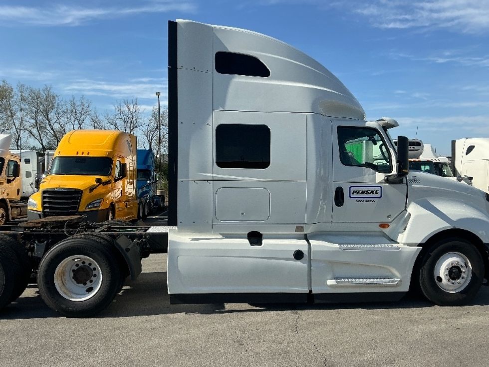 Sleeper Tractor-Heavy Duty Tractors-International-2020-LT625-La Porte-IN-550,816\n\t\tmiles-$ 37,500 - Image 8