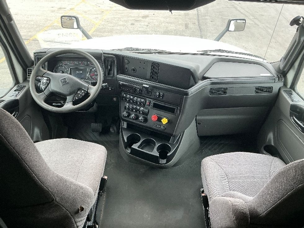 Sleeper Tractor-Heavy Duty Tractors-International-2020-LT625-La Porte-IN-642,519\n\t\tmiles-$ 31,750 - Image 10