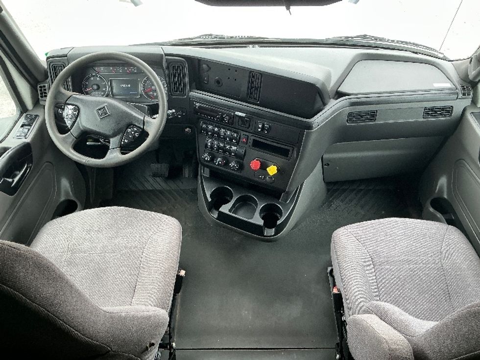Sleeper Tractor-Heavy Duty Tractors-International-2020-LT625-La Porte-IN-642,519\n\t\tmiles-$ 31,750 - Image 12