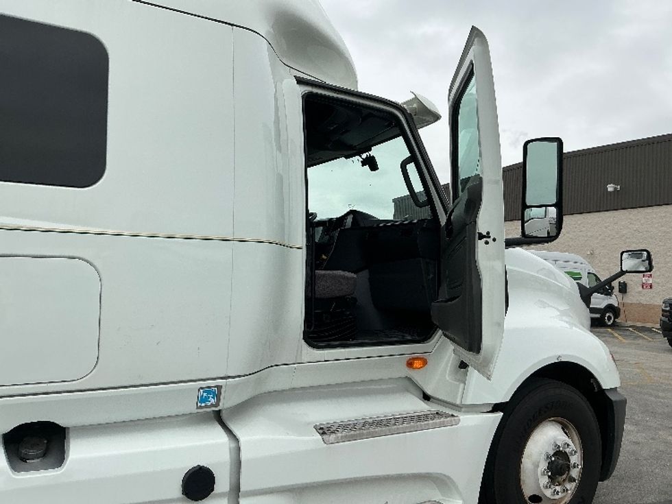 Sleeper Tractor-Heavy Duty Tractors-International-2020-LT625-La Porte-IN-642,519\n\t\tmiles-$ 31,750 - Image 13