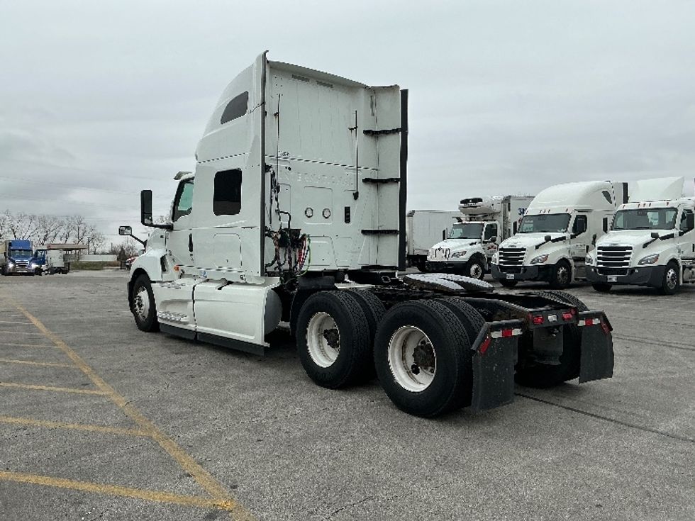 Sleeper Tractor-Heavy Duty Tractors-International-2020-LT625-La Porte-IN-642,519\n\t\tmiles-$ 31,750 - Image 5