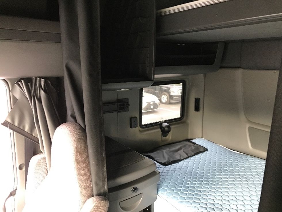 Sleeper Tractor-Heavy Duty Tractors-International-2020-LT625-Ladson-SC-478,456\n\t\tmiles-$ 48,500 - Image 19