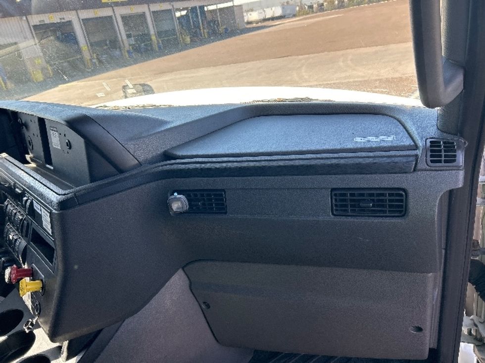 Sleeper Tractor-Heavy Duty Tractors-International-2020-LT625-Laredo-TX-434,122\n\t\tmiles-$ 48,250 - Image 14