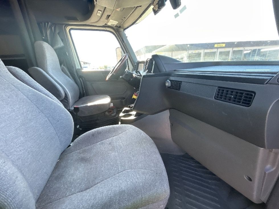 Sleeper Tractor-Heavy Duty Tractors-International-2020-LT625-Laredo-TX-434,122\n\t\tmiles-$ 48,250 - Image 15