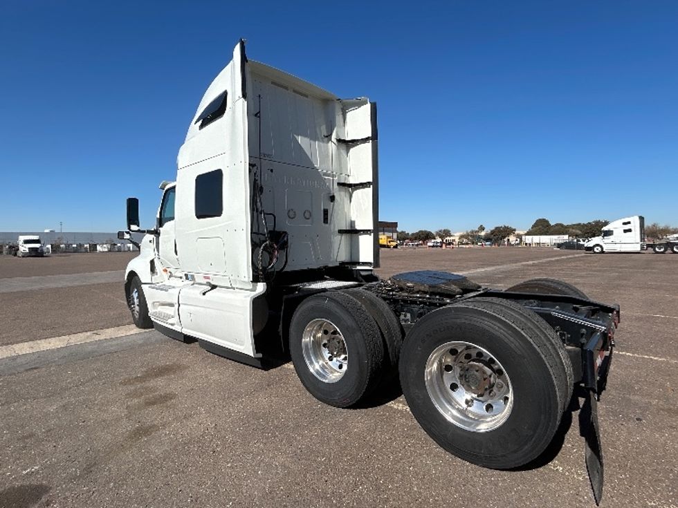Sleeper Tractor-Heavy Duty Tractors-International-2020-LT625-Laredo-TX-434,122\n\t\tmiles-$ 48,250 - Image 5