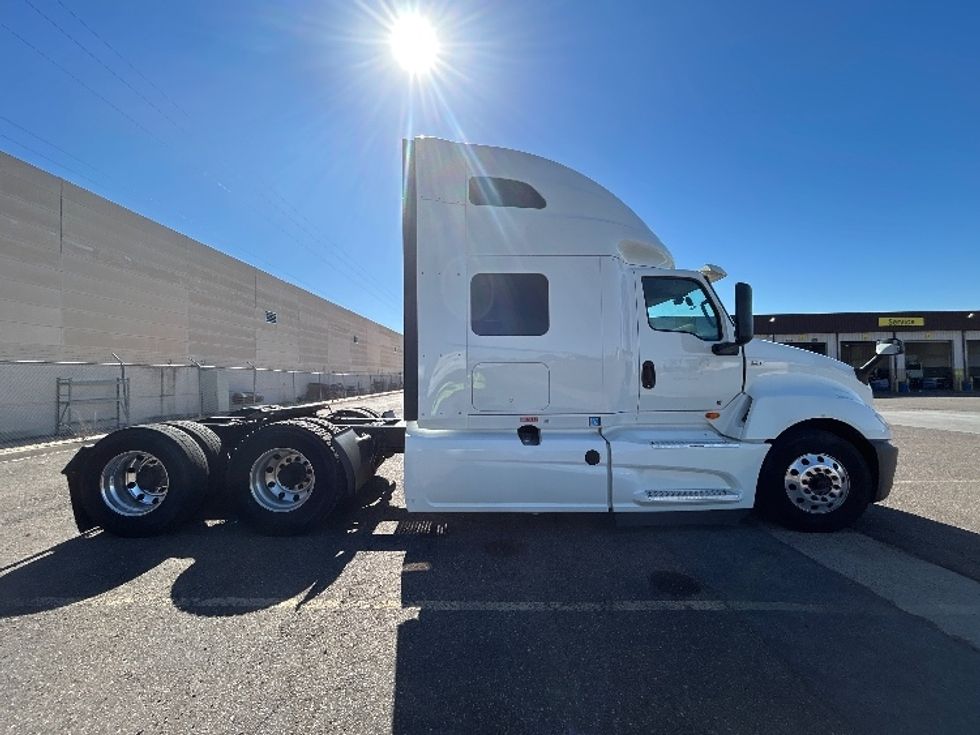 Sleeper Tractor-Heavy Duty Tractors-International-2020-LT625-Laredo-TX-434,122\n\t\tmiles-$ 48,250 - Image 8
