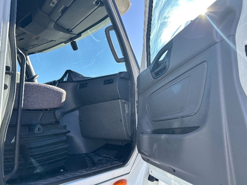 Sleeper Tractor-Heavy Duty Tractors-International-2020-LT625-Las Vegas-NV-384,626\n\t\tmiles-$ 52,000 - Image 13