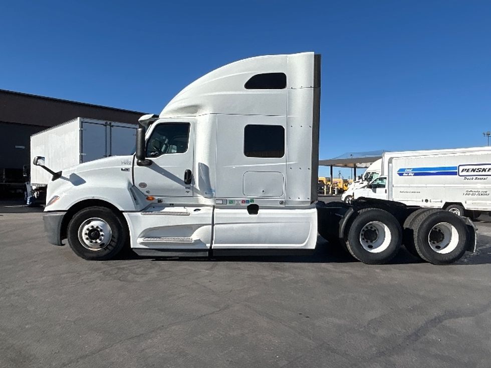 Sleeper Tractor-Heavy Duty Tractors-International-2020-LT625-Las Vegas-NV-384,626\n\t\tmiles-$ 52,000 - Image 4