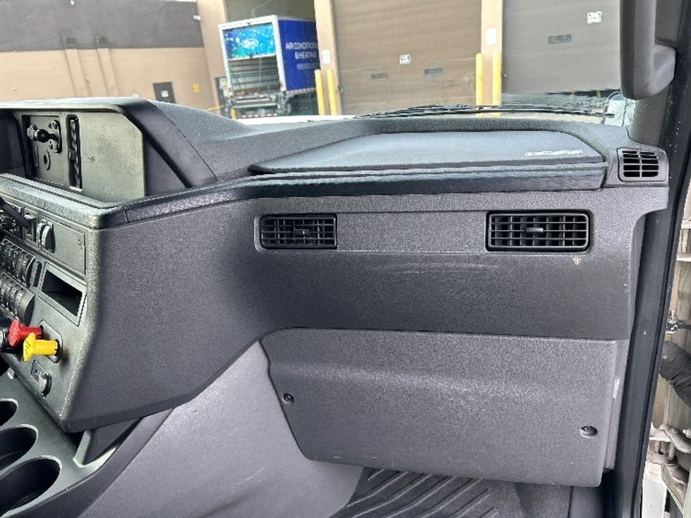 Sleeper Tractor-Heavy Duty Tractors-International-2020-LT625-Las Vegas-NV-597,391\n\t\tmiles-$ 37,500 - Image 13