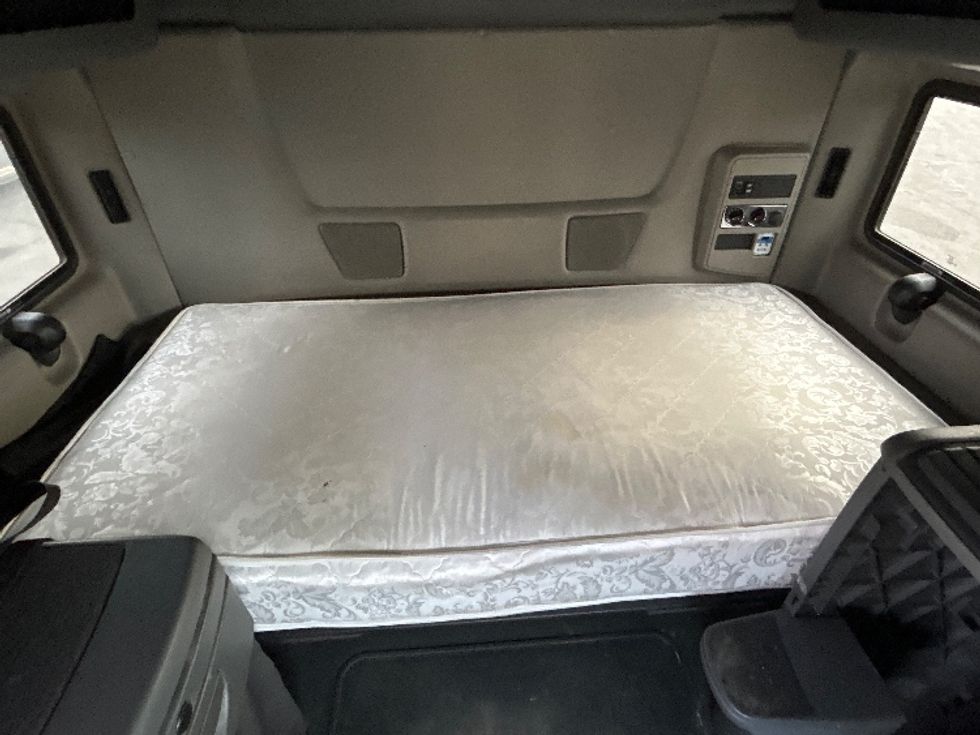 Sleeper Tractor-Heavy Duty Tractors-International-2020-LT625-Las Vegas-NV-597,391\n\t\tmiles-$ 37,500 - Image 16