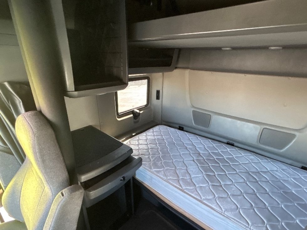 Sleeper Tractor-Heavy Duty Tractors-International-2020-LT625-Las Vegas-NV-613,500\n\t\tmiles-$ 39,250 - Image 15